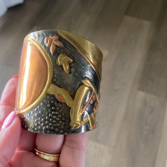 VTG Hand Crafted Hammered Brass Cuff Bracelet Made in India FINAL PRICE DROP - Picture 5 of 6